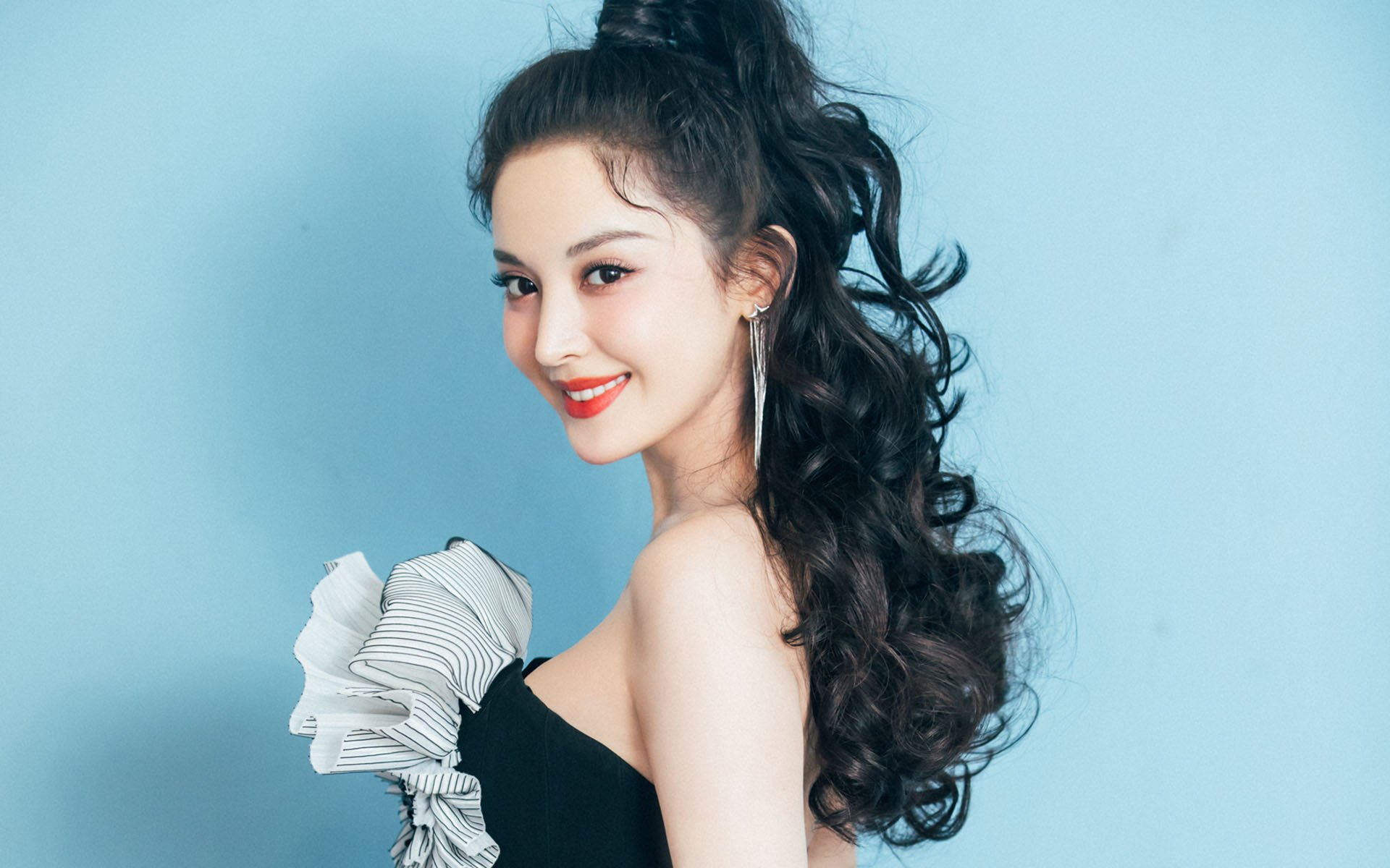 开云体育APP下载-球迷狂欢：现场气氛最高的五大战役推荐，主场气氛最好的球队