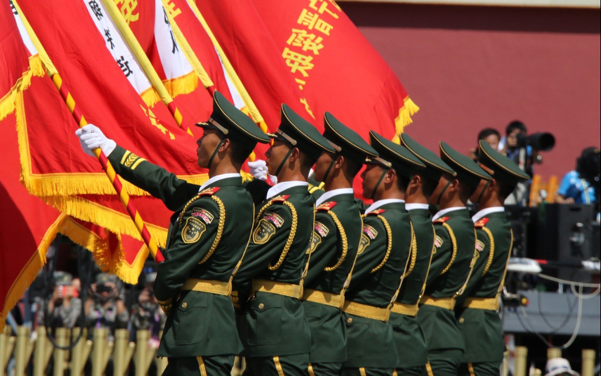 球迷狂欢：现场气氛最高的五大战役推荐，主场气氛最好的球队