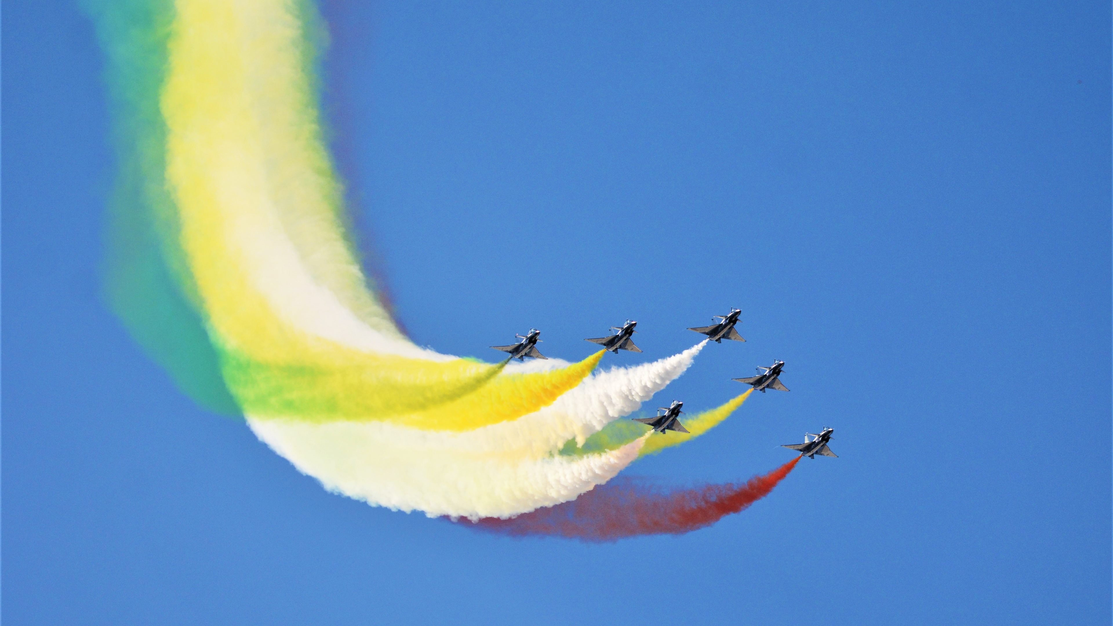 国际热身赛国家队爆冷 技术分析成为讨论焦点,国际足球热身赛