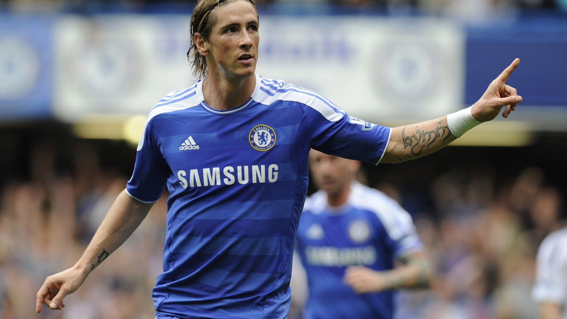 主帅指导个别球员专项训练提升其在比赛中的专属能力，球队主帅是教练吗