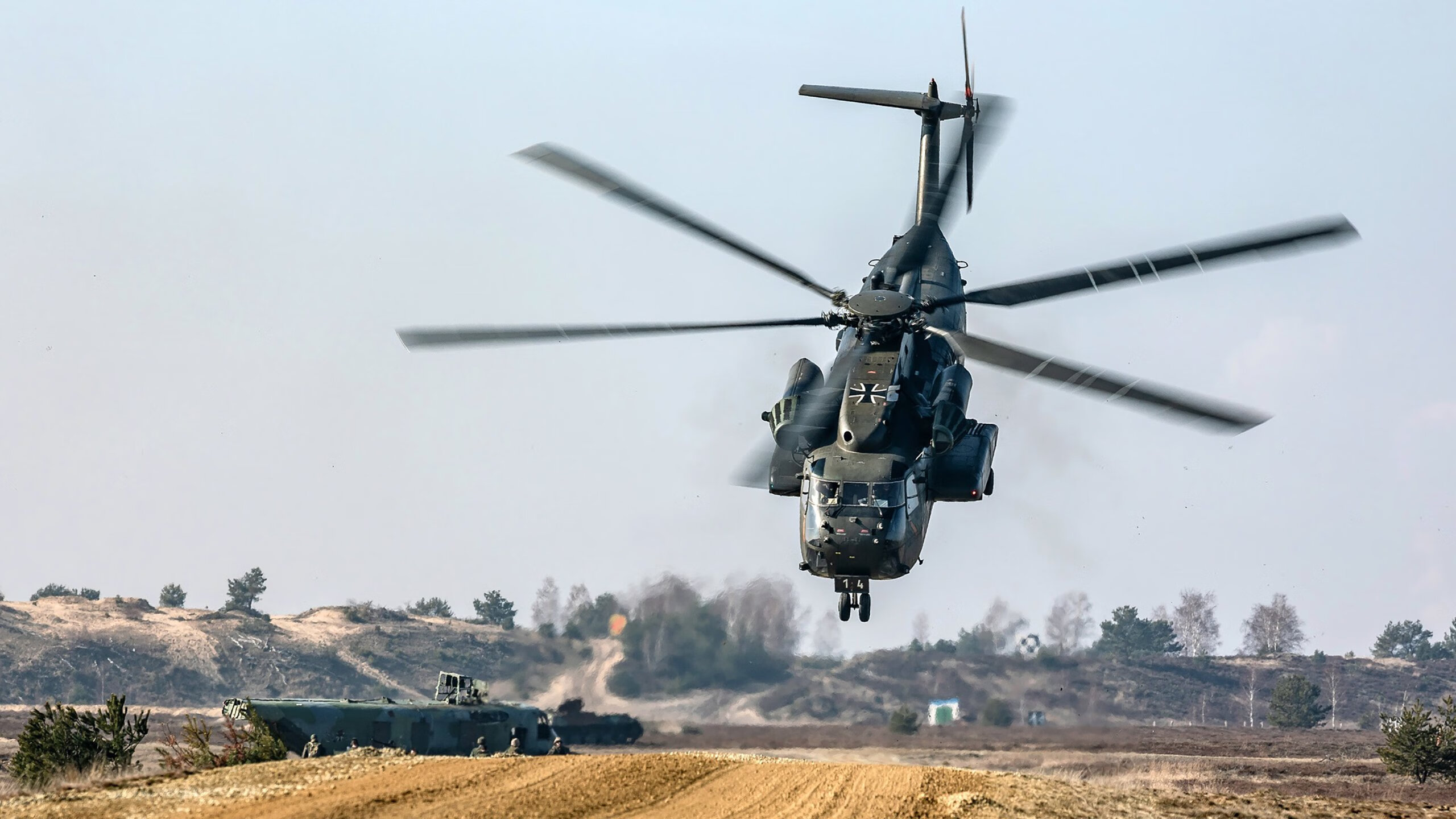 开云中国大陆-巴尔：全黑队的中场支柱，每次抢断和传球都为球队创造进攻机会